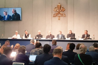 Conferenza Stampa del giorno 18 ottobre nella Sala Stampa Vaticana sui lavori dell’Assemblea Speciale del Sinodo dei Vescovi per la regione Pan-Amazzonica